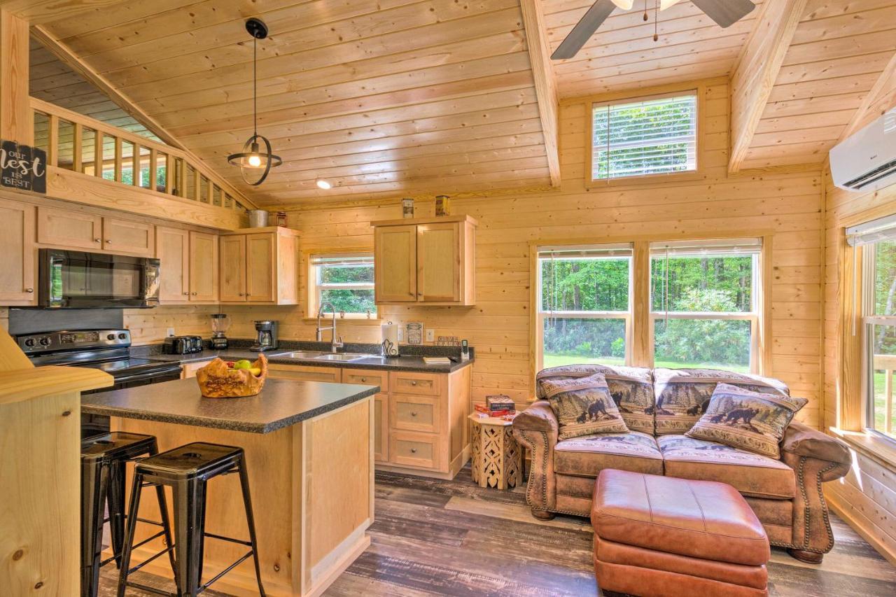 Quaint Mtn Cabin Tiny Living Near Big Adventure Brevard Dış mekan fotoğraf