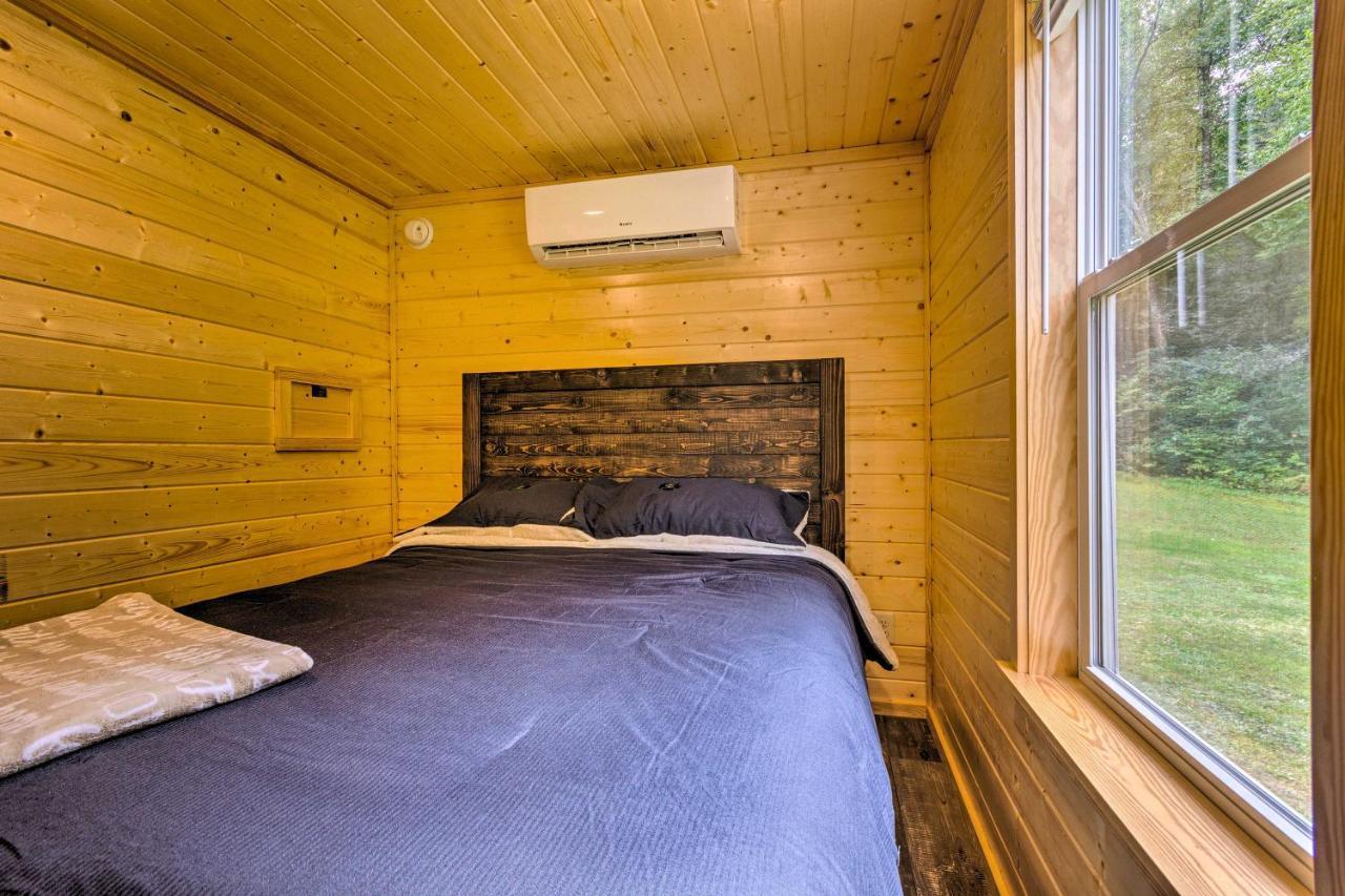 Quaint Mtn Cabin Tiny Living Near Big Adventure Brevard Dış mekan fotoğraf