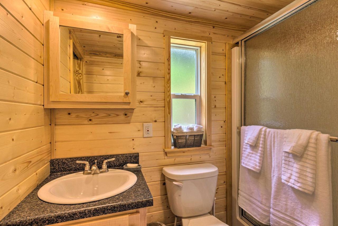 Quaint Mtn Cabin Tiny Living Near Big Adventure Brevard Dış mekan fotoğraf