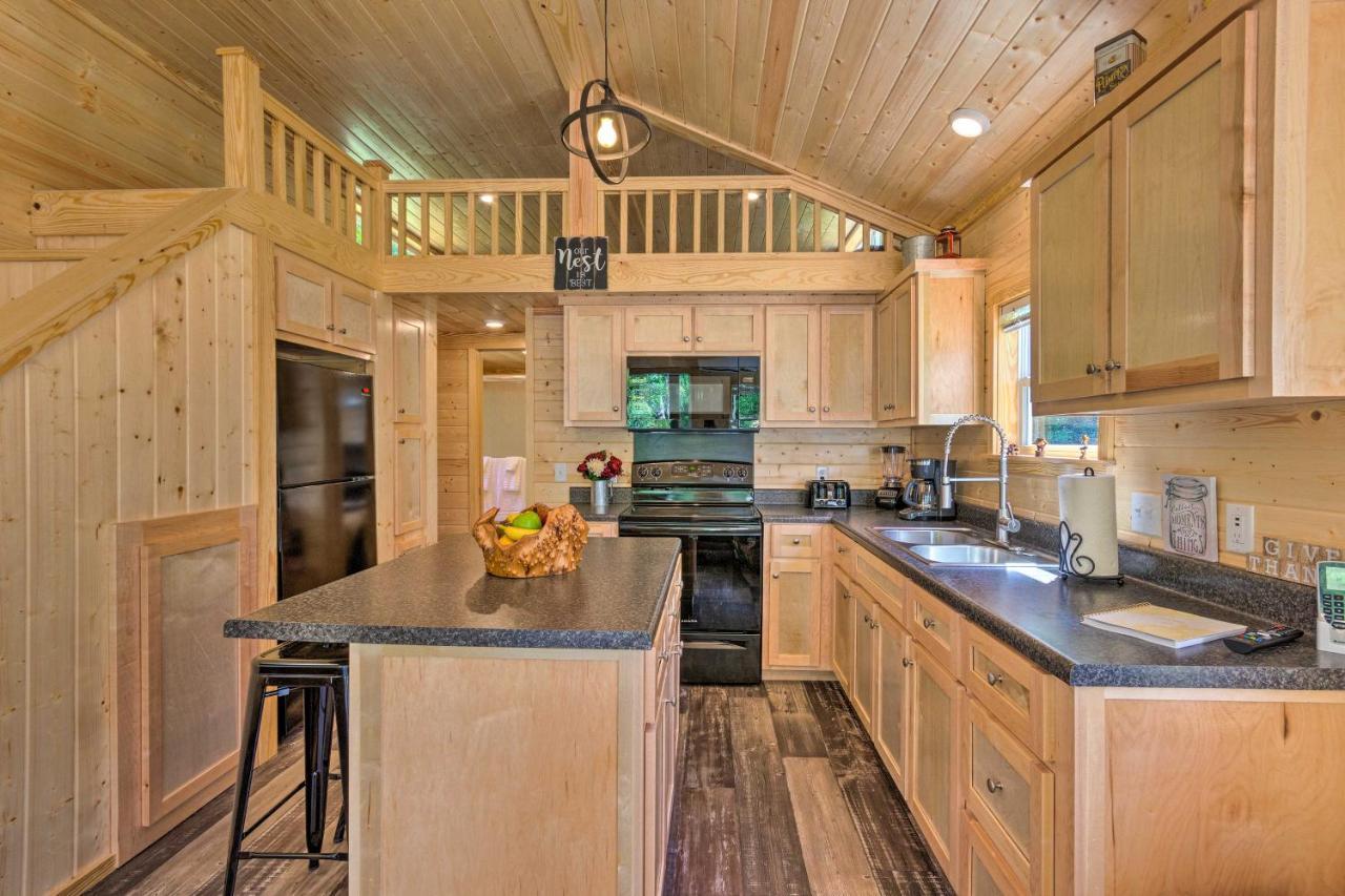 Quaint Mtn Cabin Tiny Living Near Big Adventure Brevard Dış mekan fotoğraf